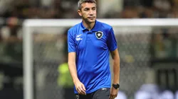 MG - BELO HORIZONTE - 16/09/2023 - BRASILEIRO A 2023, ATLETICO-MG X BOTAFOGO - Bruno Lage tecnico do Botafogo durante partida contra o Atletico-MG no estadio Arena MRV pelo campeonato Brasileiro A 2023. Foto: Gilson Lobo/AGIF