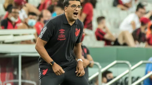 A equipe acumula dez jogos sem derrota, mas o aproveitamento não chega aos 70% dos pontos disputados. Foto: Robson Mafra/AGIF