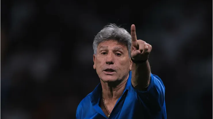 SP - SAO PAULO - 18/09/2023 - BRASILEIRO A 2023, CORINTHIANS X GREMIO - Renato Portaluppi tecnico do Gremio durante partida contra o Corinthians no estadio Arena Corinthians pelo campeonato Brasileiro A 2023. Foto: Ettore Chiereguini/AGIF