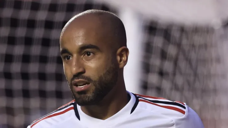 SP - SAO PAULO - 19/08/2023 - BRASILEIRO A 2023, SAO PAULO X BOTAFOGO - Lucas Moura jogador do Sao Paulo durante partida contra o Botafogo no estadio Morumbi pelo campeonato Brasileiro A 2023. Foto: Marcello Zambrana/AGIF