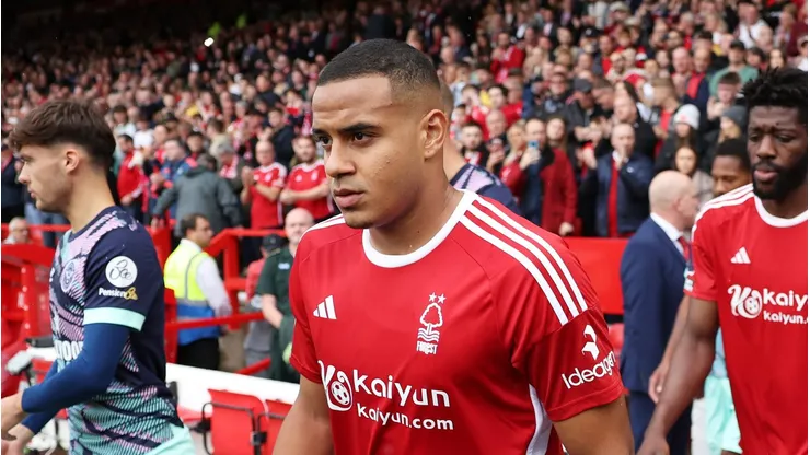 Foto: Alex Livesey/Getty Images - Murillo em ação com a camisa do clube inglês