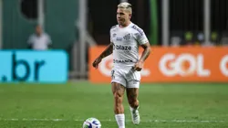 Em sua segunda passagem no Peixe, o jogador venezuelano ainda não encontrou o caminho ao gol. Foto: Gilson Lobo/AGIF