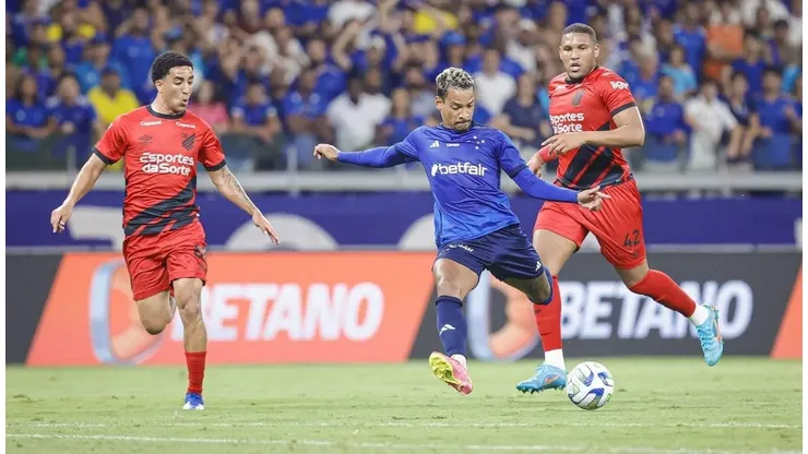 Cruzeiro e Athletico-PR se enfrentam no Mineirão e ficam em empate por 1 a 1, pela 36ª rodada do Brasileirão - Foto: Staff/Cruzeiro