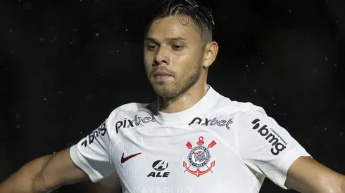 Foto: Jorge Rodrigues/AGIF - Romero comemorando um de seus gols pelo Corinthians contra o Vasco pelo Campeonato Brasileiro