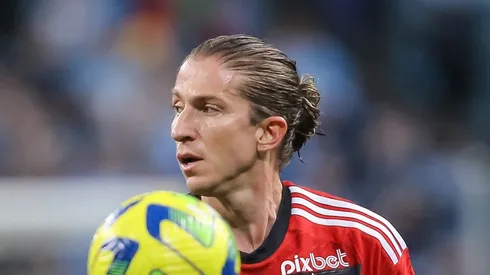 Foto: Pedro H. Tesch/AGIF - Filipe Luís decide se aposentar no Flamengo