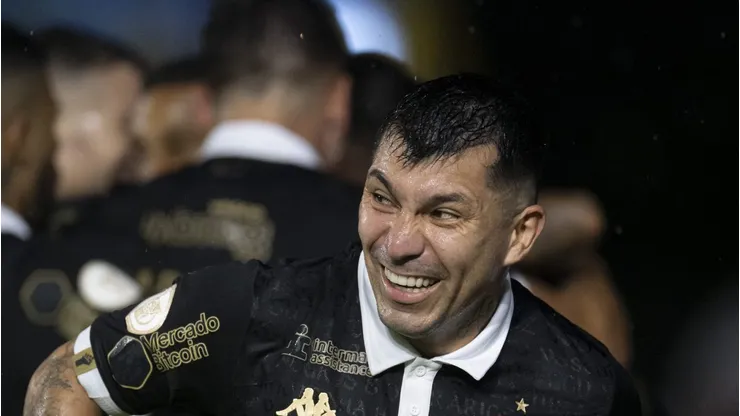 Medel jogador do Vasco comemora gol durante partida contra o Corinthians no estadio Sao Januario pelo campeonato Brasileiro A 2023. Foto: Jorge Rodrigues/AGIF
