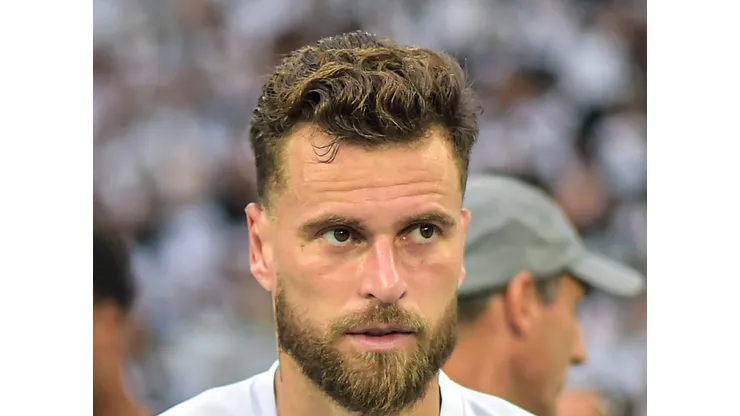 Lucas Lima, jogador do Santos, durante partida contra o Botafogo no estadio Engenhao pelo campeonato Brasileiro A 2023. Foto: Thiago Ribeiro/AGIF