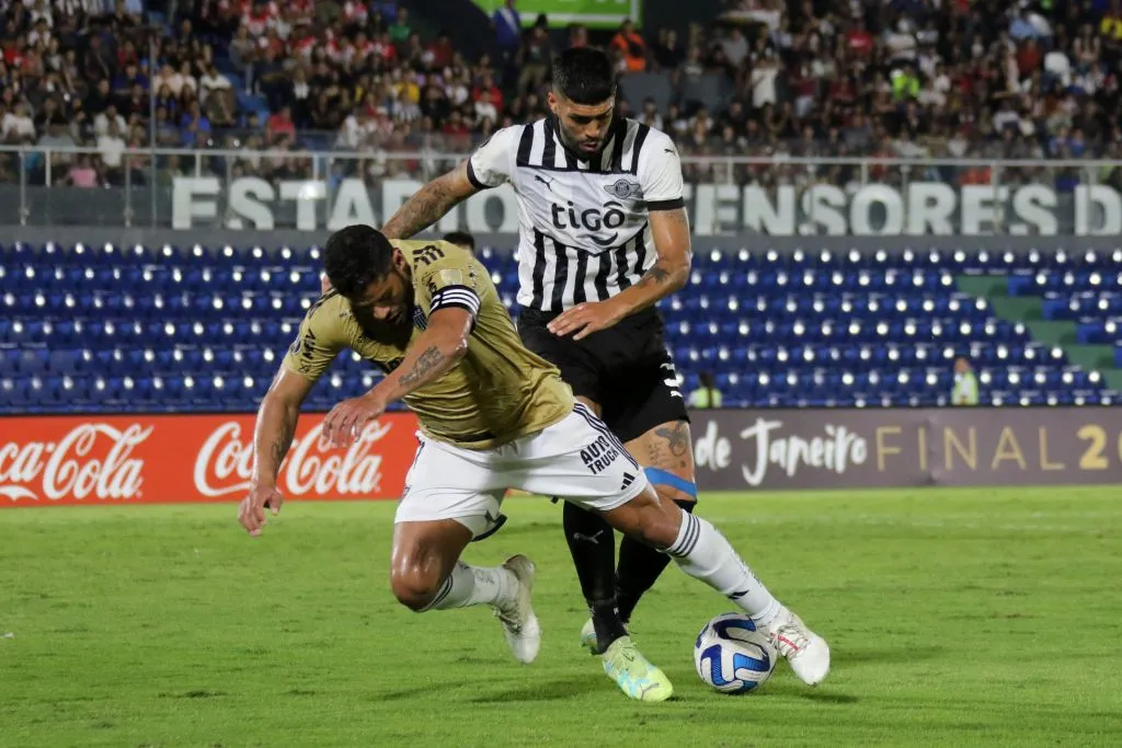 Alexander Barboza, do Libertad, está na mira do Atlético para 2024 – Foto: Christian Alvarenga/Getty Images