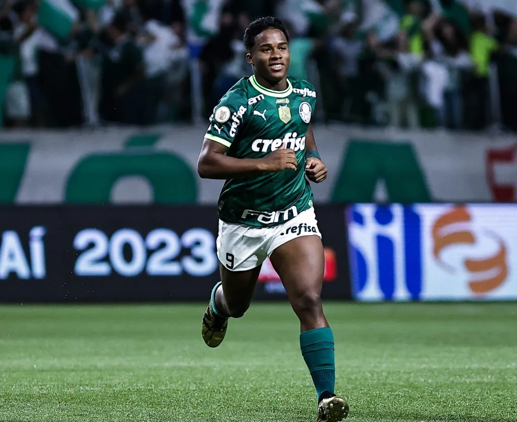 Endrick jogador do Palmeiras comemora seu gol durante partida contra o América-MG pelo campeonato Brasileiro A 2023. Foto: Fabio Giannelli/AGIF