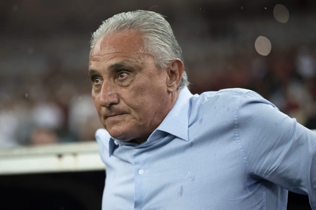 Tite técnico do Flamengo durante partida pelo campeonato Brasileiro A 2023. Foto: Jorge Rodrigues/AGIF