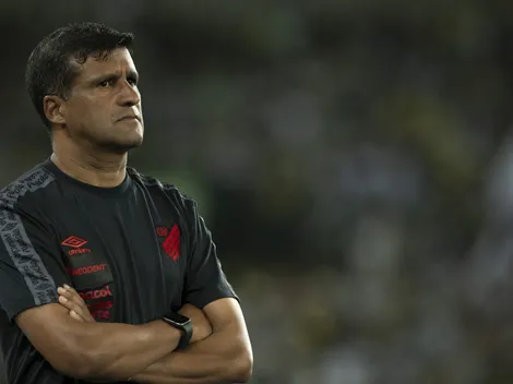 DESFALQUES CONFIRMADOS: Wesley Carvalho precisa fazer mudanças na equipe titular do Athletico-PR