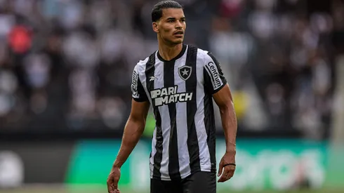 Danilo Barbosa jogador do Botafogo durante partida contra o Santos no estadio Engenhao pelo campeonato Brasileiro A 2023.