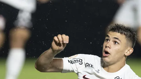 Gabriel Moscardo foi pivô de lance polêmica não marcado a favor do Vasco - Foto: Jorge Rodrigues/AGIF