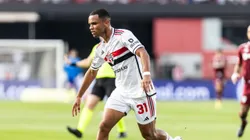 Juan sofre críticas dos torcedores após ser mantido entre os titulares. Foto: Weslley Douglas/AGIF