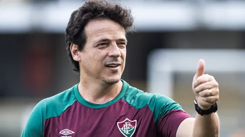 Fernando Diniz técnico do Fluminense durante partida contra o Santos no estádio Vila Belmiro pelo campeonato Brasileiro A 2023. Abner Dourado/AGIF