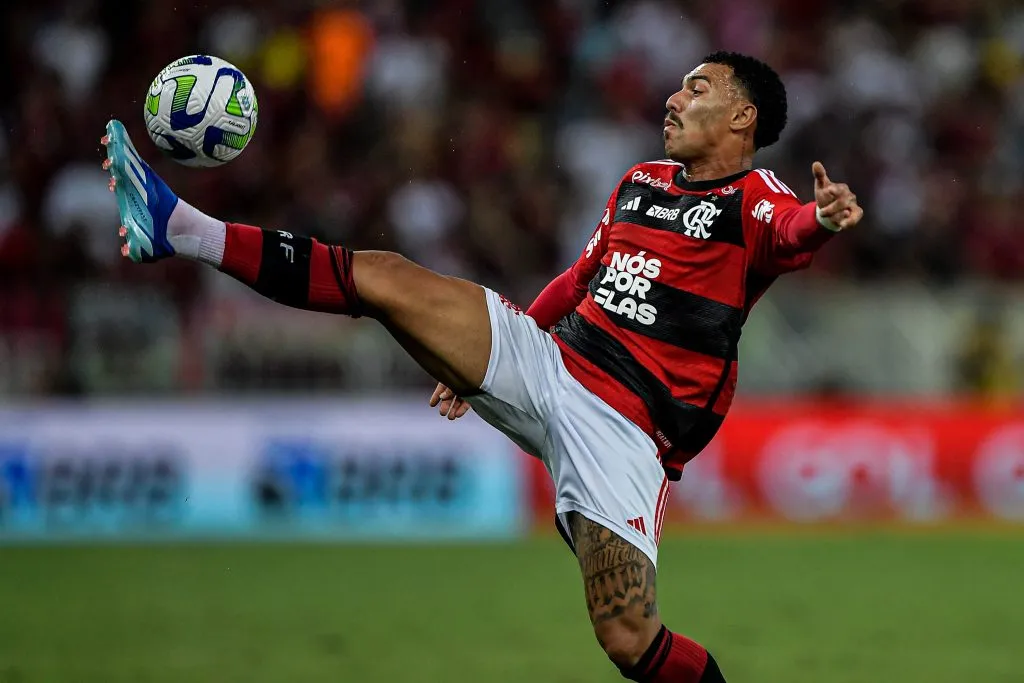 Matheuzinho, jogador do Flamengo  - Foto: Thiago Ribeiro/AGIF