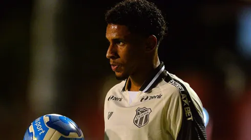 Pualo Victor em ação pelo Ceará. O Colorado traçou um novo cenário para o lateral - Foto: Walmir Cirne/AGIF