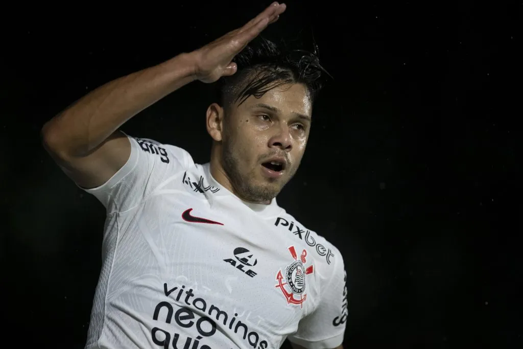 Angel Romero jogador do Corinthians comemora seu gol durante partida contra o Vasco no estadio Sao Januario pelo campeonato Brasileiro A 2023. Foto: Jorge Rodrigues/AGIF