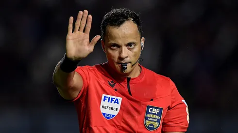 Decisão do árbitro gerou reclamações após vitória do Corinthians - Foto: Thiago Ribeiro/AGIF.