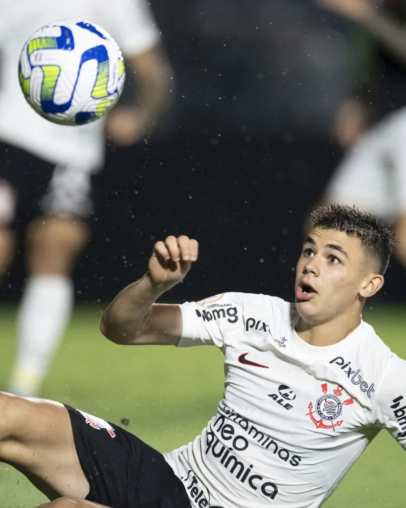 Gabriel Moscardo jogador do Corinthians durante partida contra o Vasco no estadio Sao Januario pelo campeonato Brasileiro . Foto: Jorge Rodrigues/AGIF