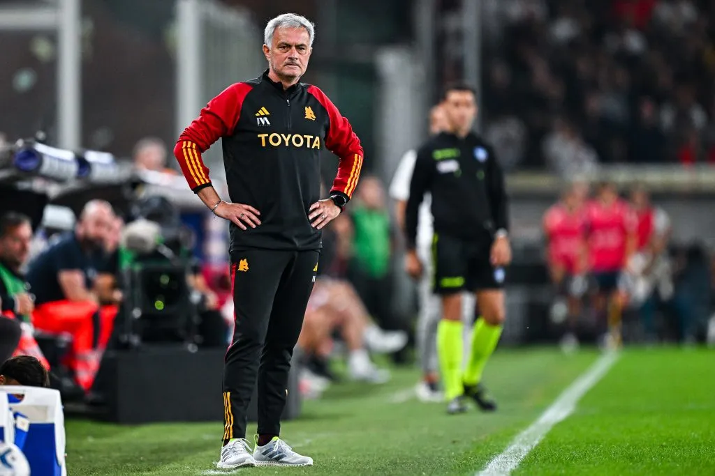 Mourinho tem contrato com a Roma até junho de 2024 – Foto: Simone Arveda/Getty Images