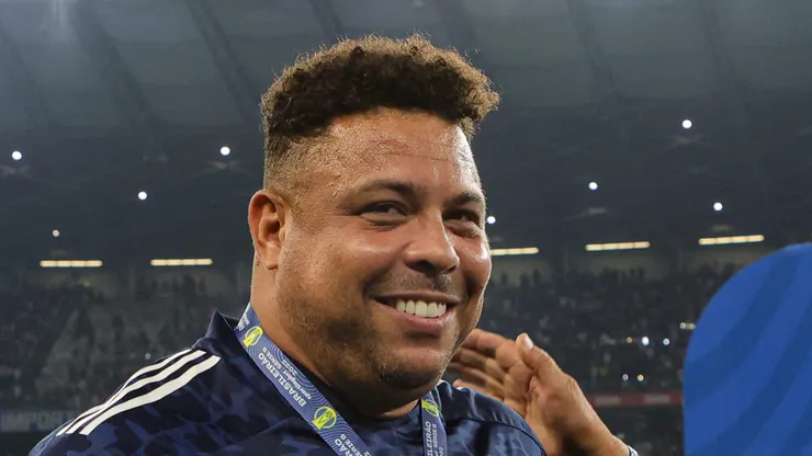 Ronaldo dirigente do Cruzeiro em ação pelo clube - Foto: Junio/AGIF