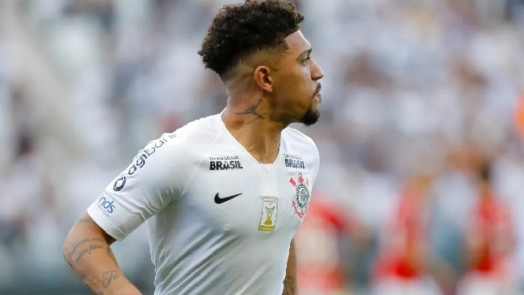 Foto: Daniel Vorley/AGIF – Douglas Augusto quando atuava pelo Corinthians