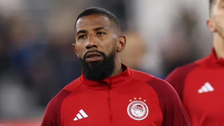 Rodinei, ex-Flamengo e atualmente no Olympiacos é eleito o melhor da posição na Grécia