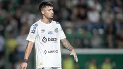 Marcos Leonardo, jogador do Santos, durante partida contra o Goiás no estádio Serrinha pelo Campeonato Brasileiro - Foto: Heber Gomes/AGIF
