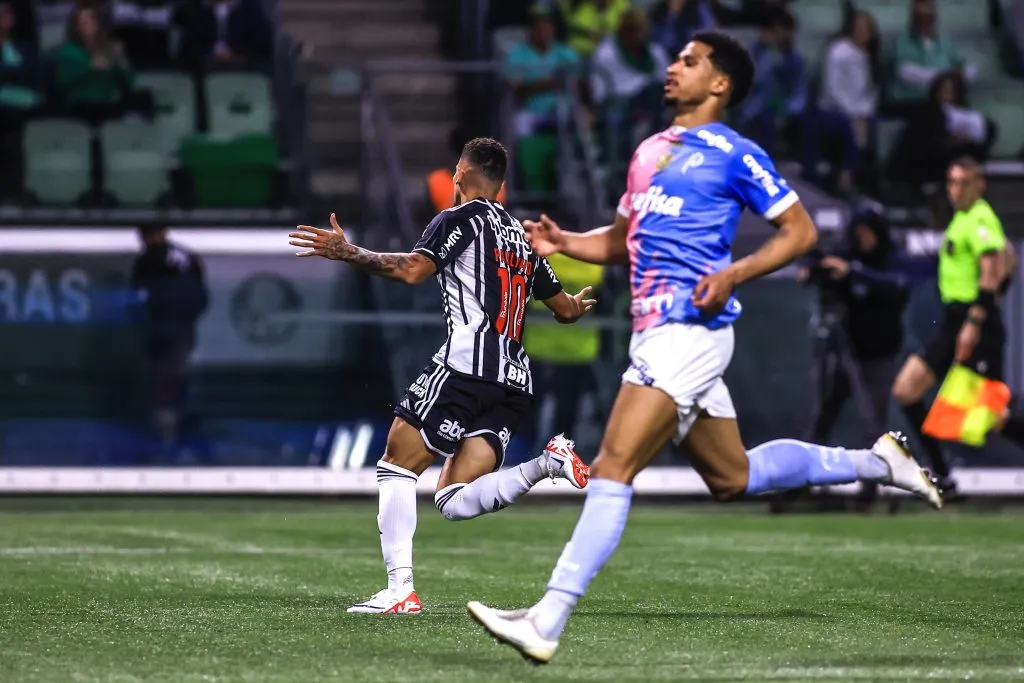 Paulinho foi o craque do jogo diante do Palmeiras. Foto: Marcello Zambrana/AGIF