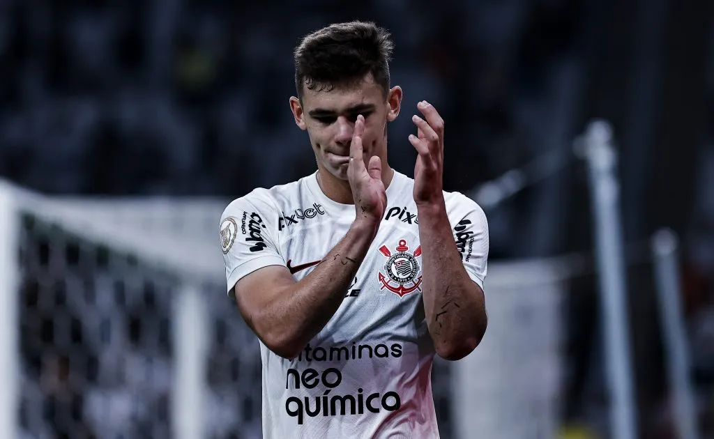 Gabriel Moscardo jogador do Corinthians deixa o campo apos partida contra o Atletico-MG no estadio Arena Corinthians pelo campeonato Brasileiro A 2023. Foto: Fabio Giannelli/AGIF