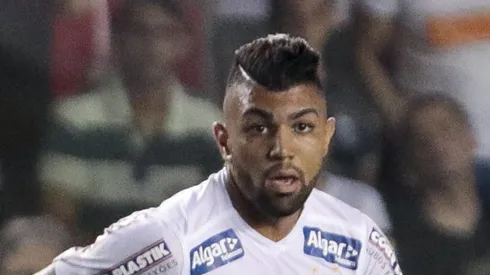 Gabigol foi revelado pelo Santos. (Photo by Miguel Schincariol/Getty Images)