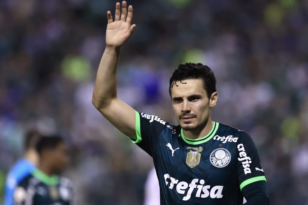 Raphael Veiga jogador do Palmeiras durante partida contra o Internacional no estadio Arena Barueri pelo campeonato Brasileiro A 2023. Foto: Marcello Zambrana/AGIF