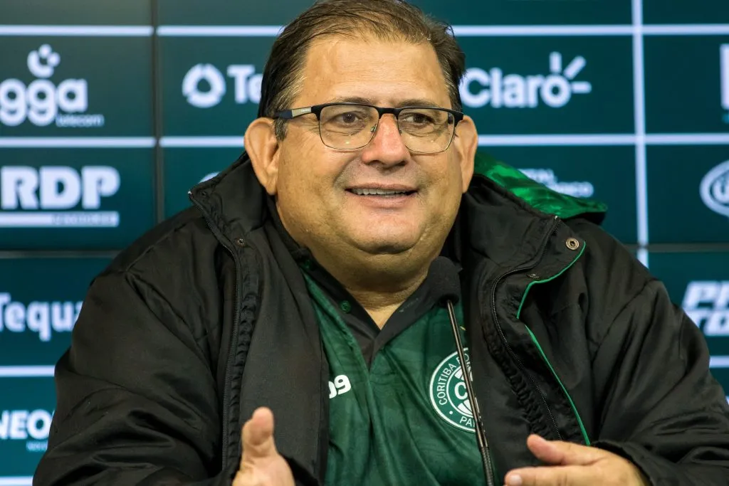 Guto Ferreira é o novo técnico do Coritiba. Foto: Robson Mafra/AGIF
