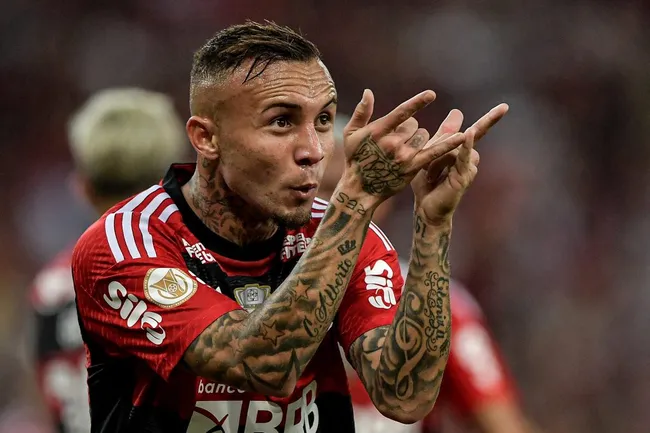 Everton Cebolinha, jogador do Flamengo, comemora seu gol durante partida contra o Grêmio no estádio Maracana pelo campeonato BRASILEIRO A 2023. Foto: Thiago Ribeiro/AGIF