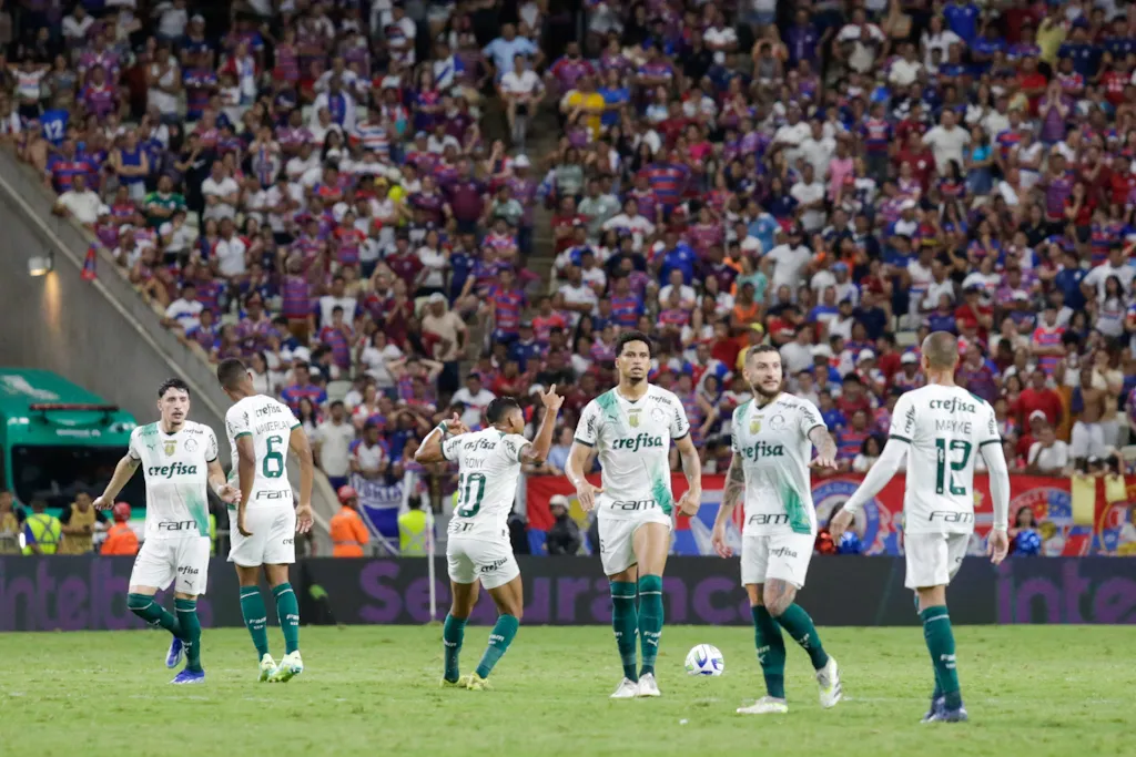 Palmeiras empatou e seguiu líder – Foto: Lucas Emanuel/AGIF.