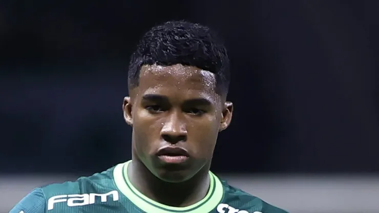 Endrick, atacante do Palmeiras em ação no Campeonato Brasileiro Foto: Marcello Zambrana/AGIF