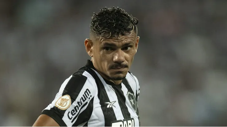 Tiquinho Soares jogador do Botafogo durante partida contra o Goias no estadio Engenhao pelo campeonato Brasileiro A 2023. Jorge Rodrigues/AGIF