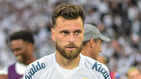 Lucas Lima jogador do Santos durante partida contra o Botafogo no estadio Engenhao pelo campeonato Brasileiro A 2023. Thiago Ribeiro/AGIF