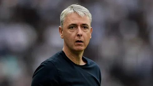 Tiago Nunes tecnico do Botafogo durante partida contra o Santos no estadio Engenhao pelo campeonato Brasileiro A 2023. Thiago Ribeiro/AGIF