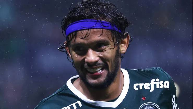 Foto: Marcello Zambrana/AGIF - Gustavo Scarpa em partida pelo Palmeiras no Campeonato Brasileiro de 2022