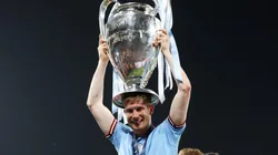 Kevin de Bruyne se destacou nos títulos. (Photo by Michael Steele/Getty Images)