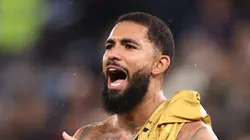 Douglas Luiz se destaca na Premier League. (Photo by Ryan Pierse/Getty Images)