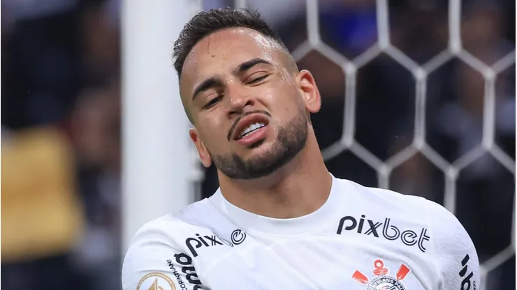 Foto: Marcello Zambrana/AGIF - Maycon lamentando chance do Corinthians em partida no Campeonato Brasileiro