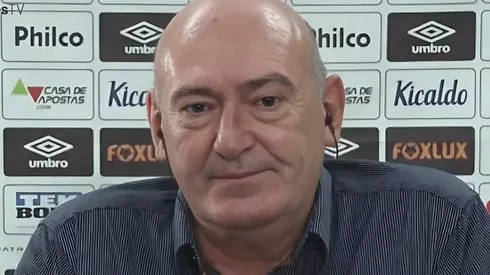 Rueda vem sendo cobrado por elenco do Santos sobre 'bicho' não pago no Brasileiro - Foto: Divulgação/Santos - Andrés Rueda, presidente do Santos, em entrevista coletiva