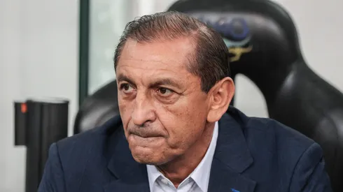 Ramon Diaz tecnico do Vasco durante partida contra o Athletico-PR no estadio Arena da Baixada pelo campeonato Brasileiro A 2023. Robson Mafra/AGIF
