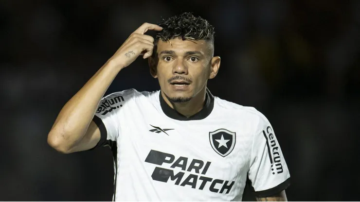 Tiquinho Soares jogador do Botafogo durante partida contra o Vasco no estadio Sao Januario pelo campeonato Brasileiro A 2023. Jorge Rodrigues/AGIF
