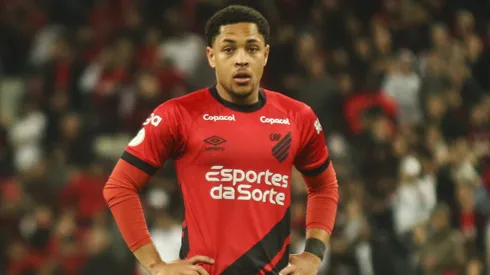 Vitor Roque jogador do Athletico-PR durante partida contra o Vasco no estadio Arena da Baixada pelo campeonato Brasileiro A 2023. Foto: Gabriel Machado/AGIF