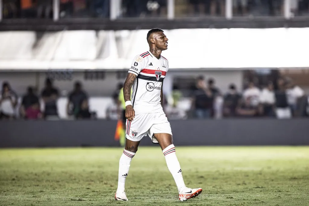 Arboleda na partida diante do Santos. Foto: Abner Dourado/AGIF