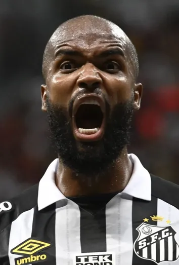 Messias, zagueiro do Santos - Foto: Mateus Bonomi/AGIF